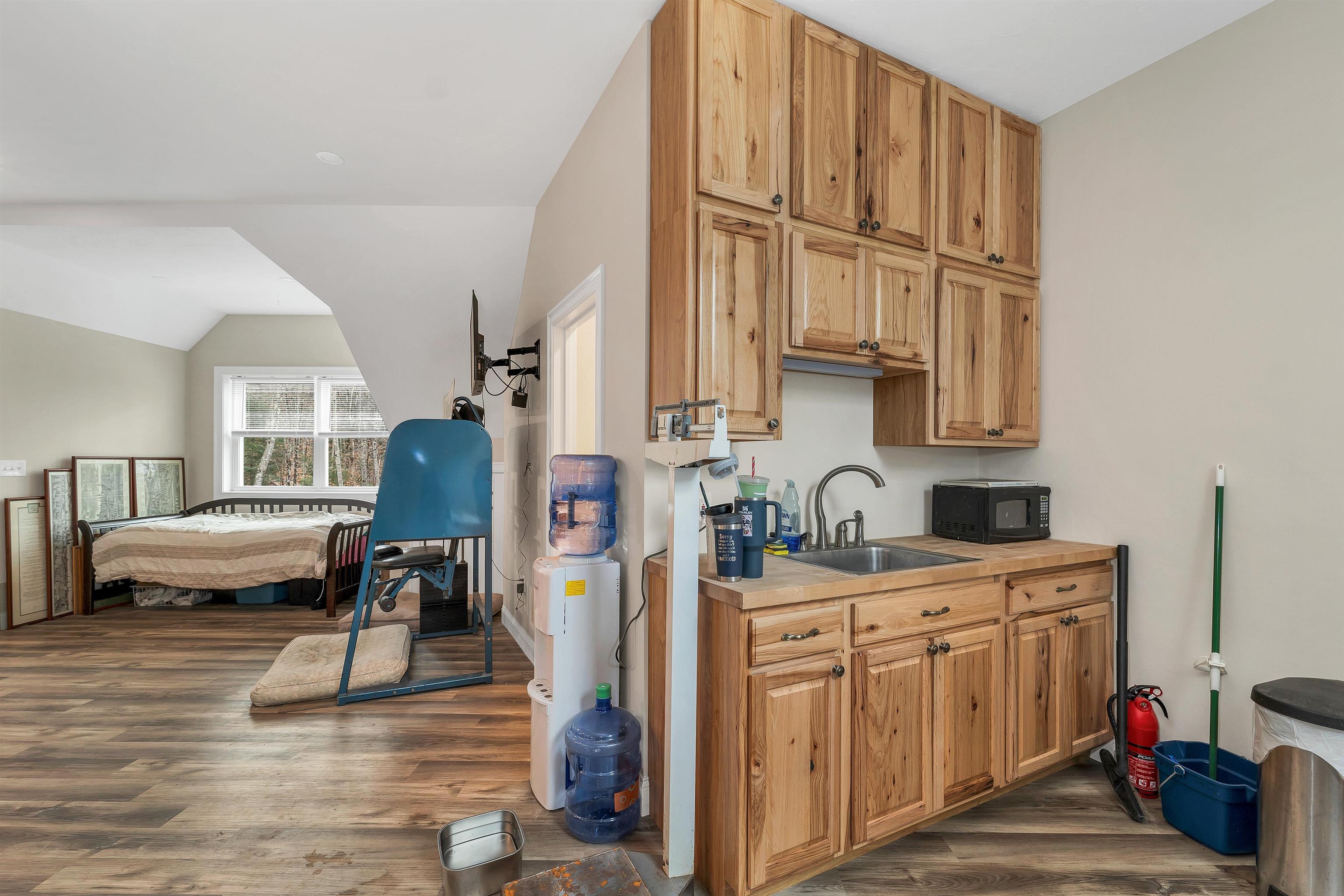 Meredith, New Hampshire, 03253, United States, 4 Bedrooms Bedrooms, ,2 BathroomsBathrooms,Residential,For Sale,1998295