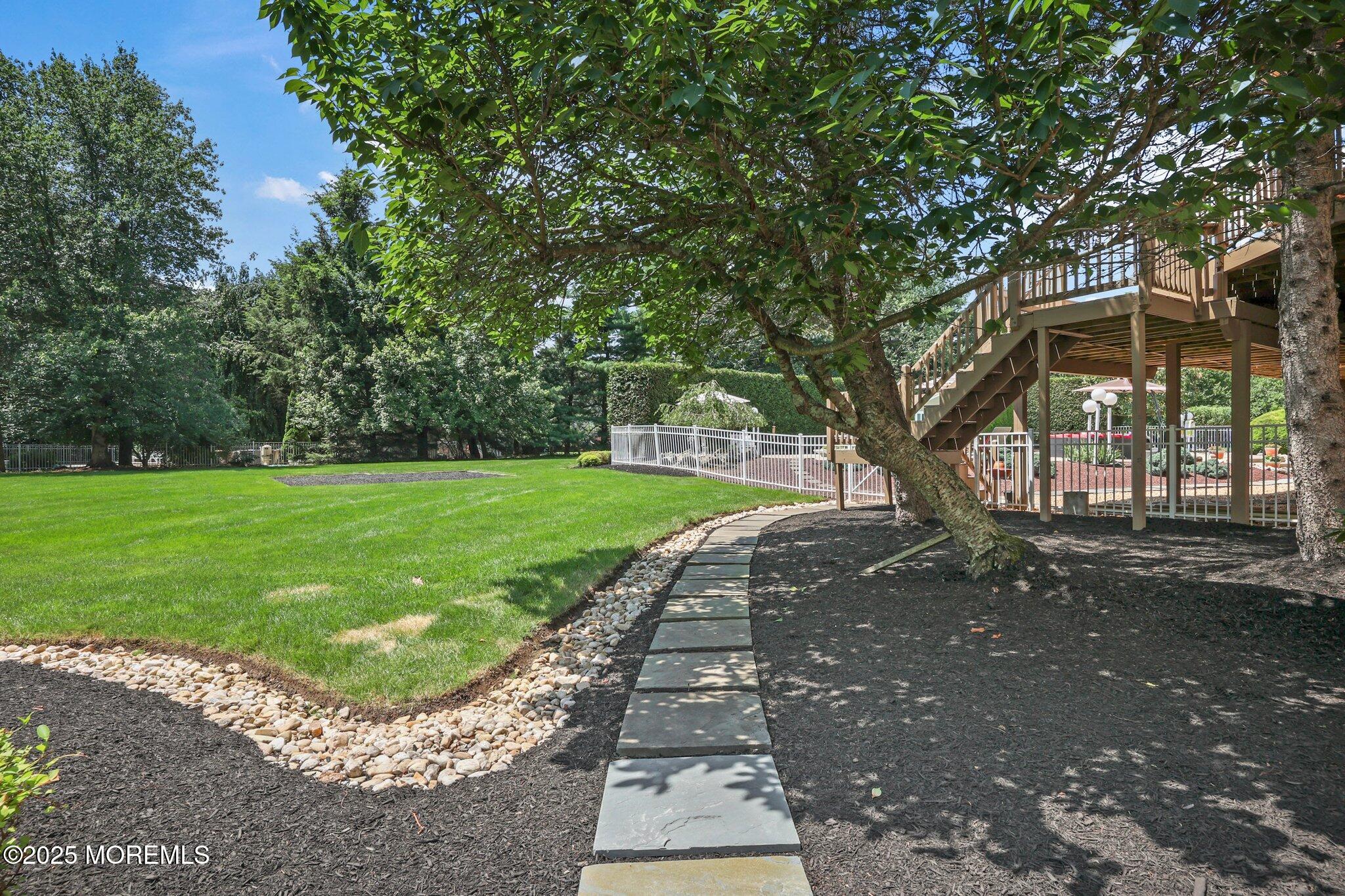 Manalapan, New Jersey, 07726, United States, 5 Bedrooms Bedrooms, ,7 BathroomsBathrooms,Residential,For Sale,1979083