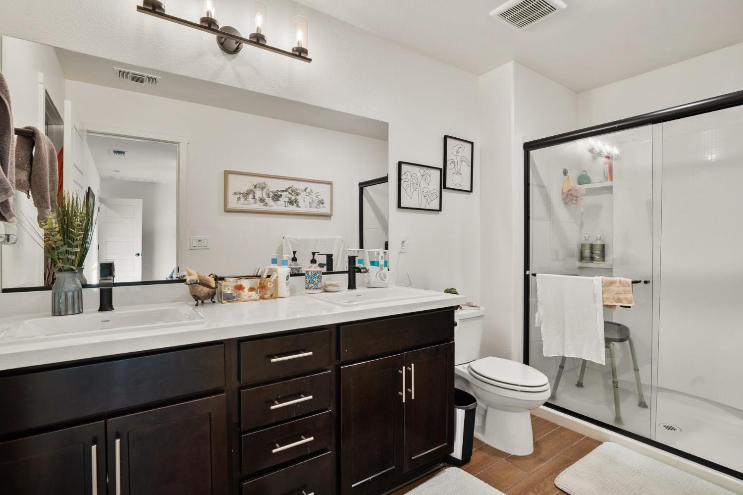 Atwater, California, 95301, United States, 5 Bedrooms Bedrooms, ,4 BathroomsBathrooms,Residential,For Sale,1983820