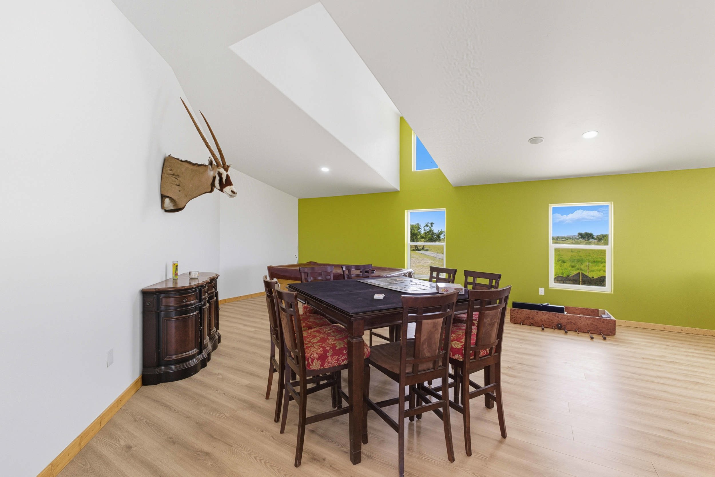 Veguita, New Mexico, 87062, United States, 4 Bedrooms Bedrooms, ,2 BathroomsBathrooms,Residential,For Sale,1974497