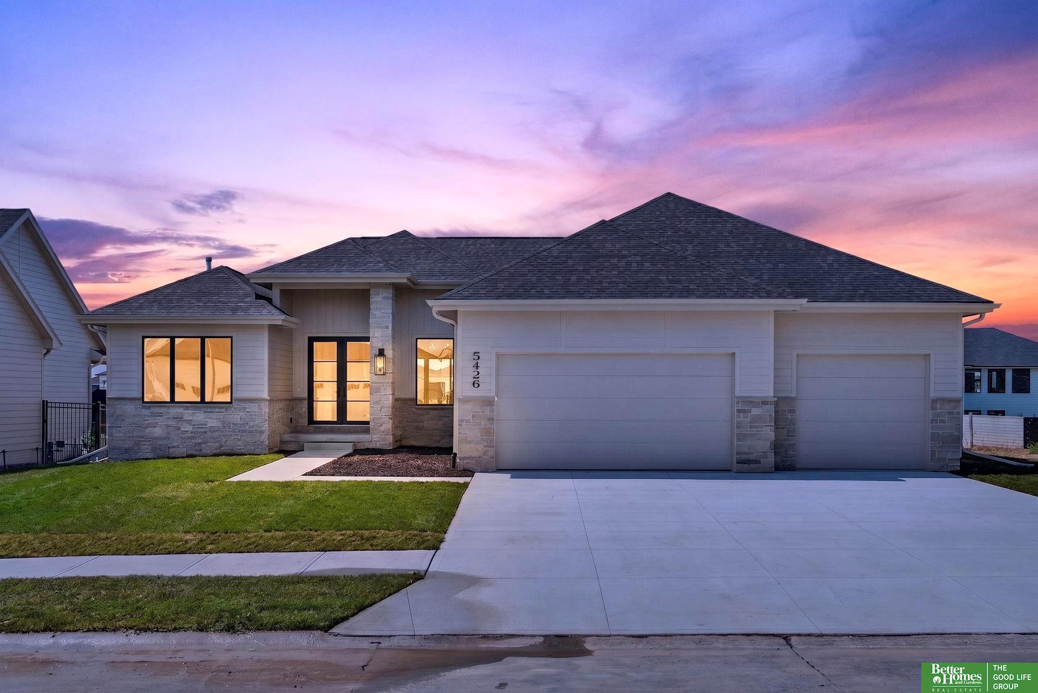 212th St, Elkhorn, NE 68022