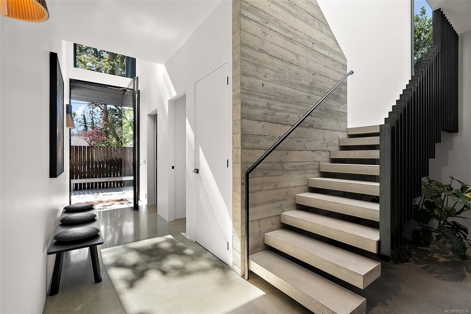 VICTORIA, British Columbia, V8S 4A6, CA, 6 Bedrooms Bedrooms, ,Residential,For Sale,1948300