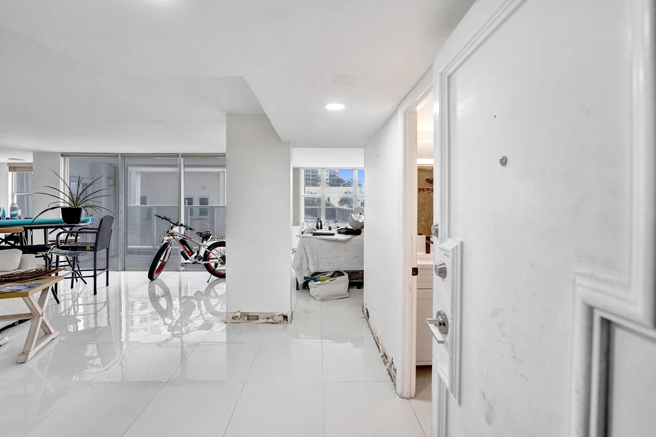  2751 S Ocean Drive, Hollywood, FL, 33019 - 物件實景