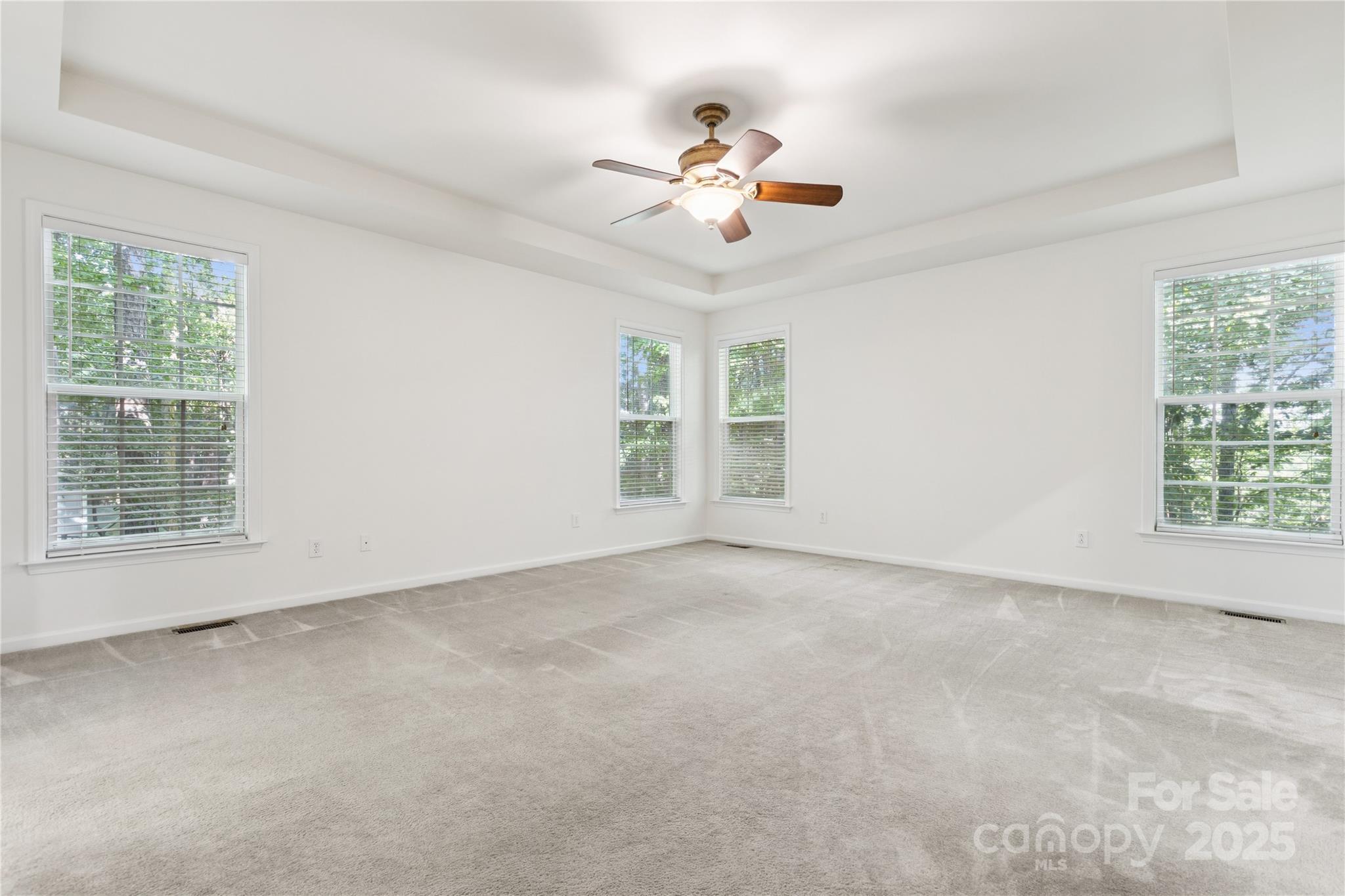 Tega Cay, South Carolina, 29708, United States, 4 Bedrooms Bedrooms, ,4 BathroomsBathrooms,Residential,For Sale,1906873