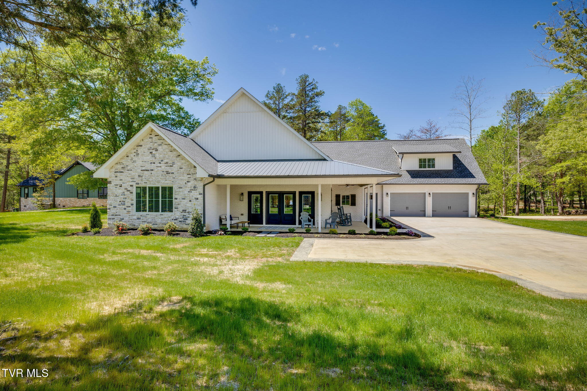 Dandridge, Tennessee, 37725, United States, 3 Bedrooms Bedrooms, ,4 BathroomsBathrooms,Residential,For Sale,2040308