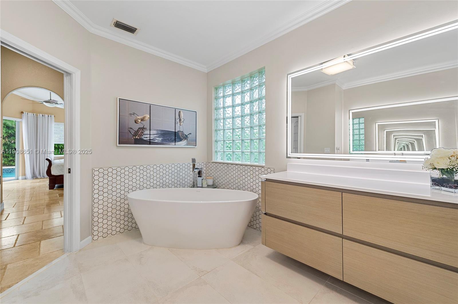 Weston, Florida, 33332, United States, 5 Bedrooms Bedrooms, ,4 BathroomsBathrooms,Residential,For Sale,1987743