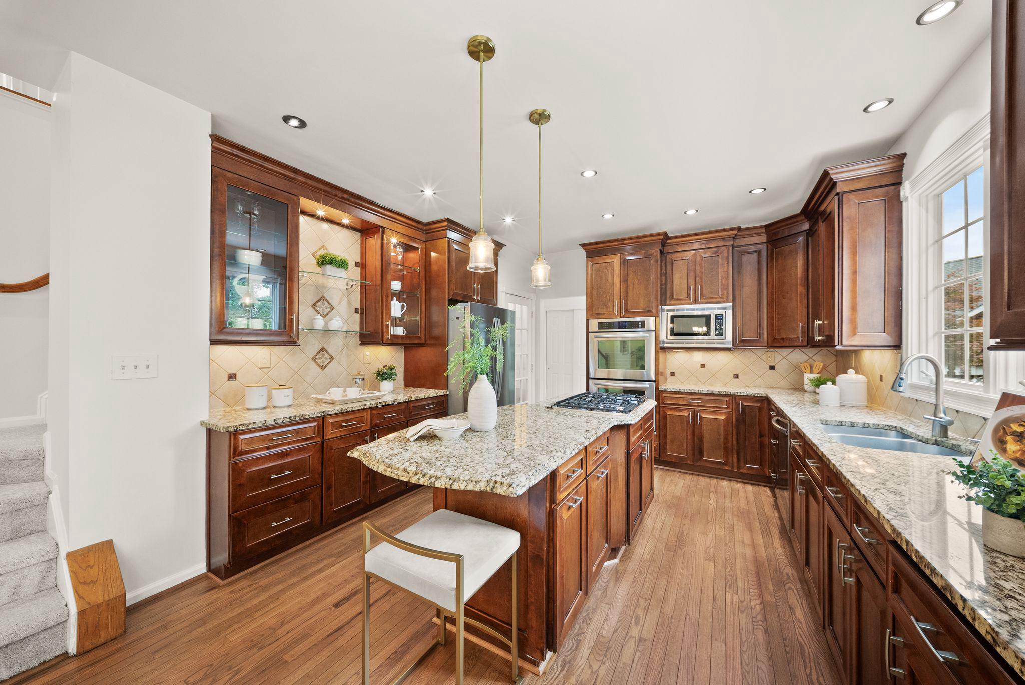  12754 Alder Woods Drive, Fairfax, VA, 22033 - 物件實景