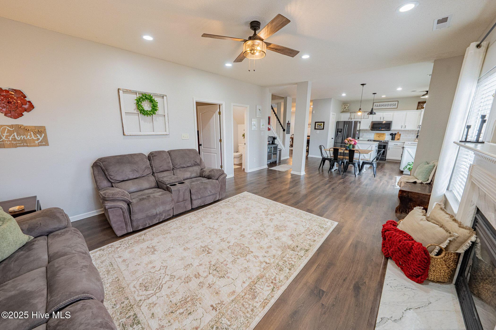 Moyock, North Carolina, 27958, United States, 6 Bedrooms Bedrooms, ,3 BathroomsBathrooms,Residential,For Sale,1997341