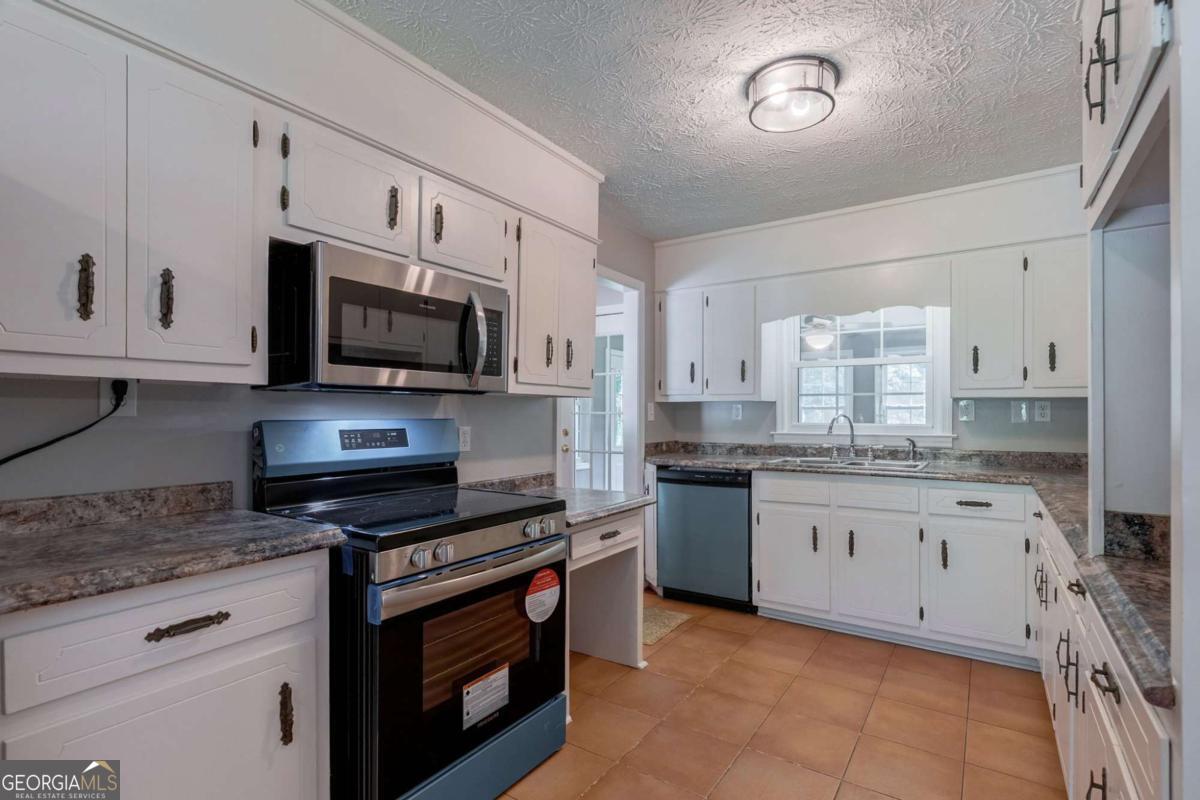 Statham, Georgia, 30666, United States, 3 Bedrooms Bedrooms, ,2 BathroomsBathrooms,Residential,For Sale,1882643