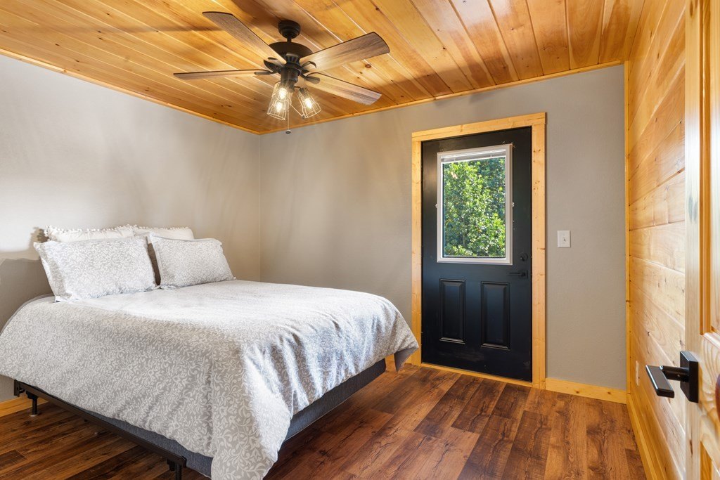 Murphy, North Carolina, 28906, United States, 4 Bedrooms Bedrooms, ,3 BathroomsBathrooms,Residential,For Sale,1905672