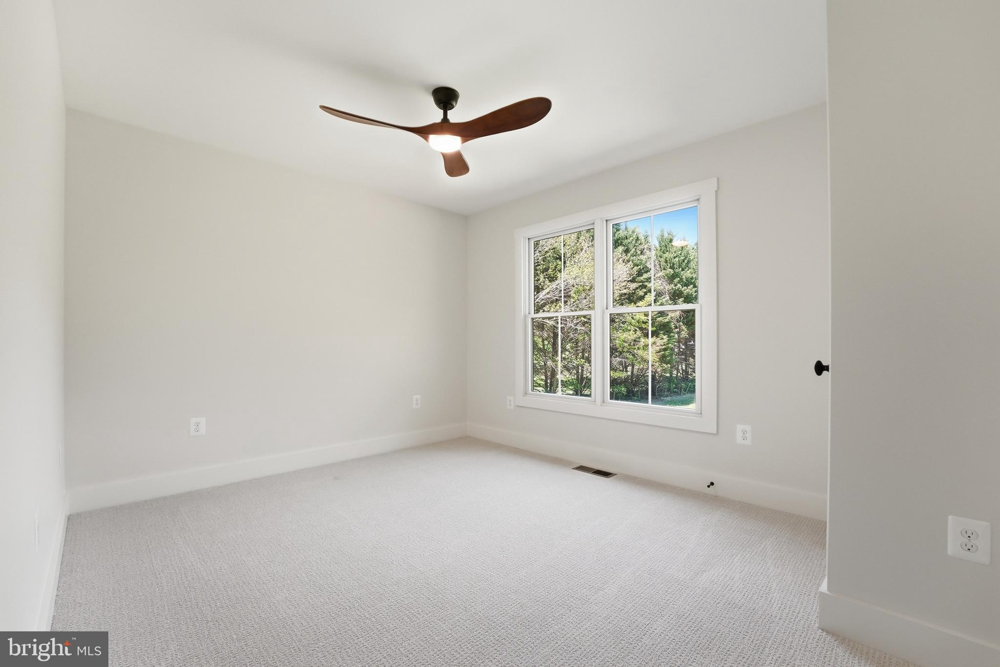 Reva, Virginia, 22735, United States, 2 Bedrooms Bedrooms, ,2 BathroomsBathrooms,Residential,For Sale,2048216