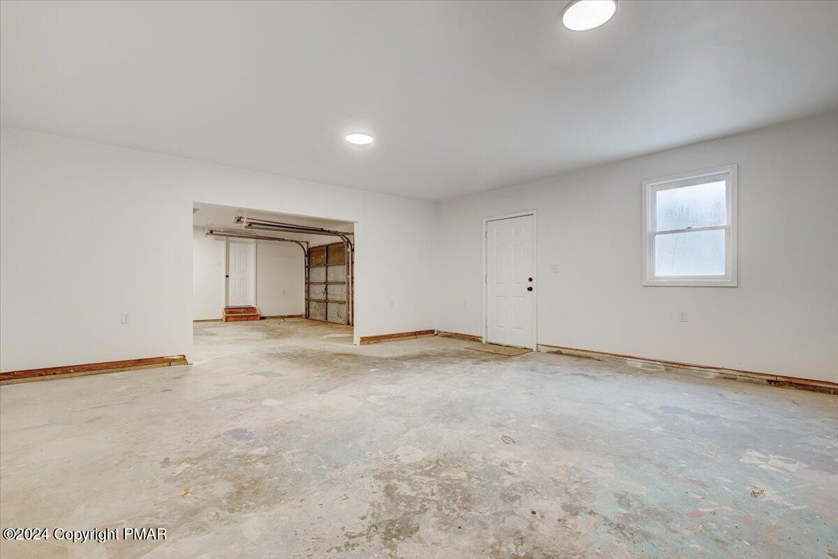 Stroudsburg, Pennsylvania, 18360, United States, 4 Bedrooms Bedrooms, ,3 BathroomsBathrooms,Residential,For Sale,1858259