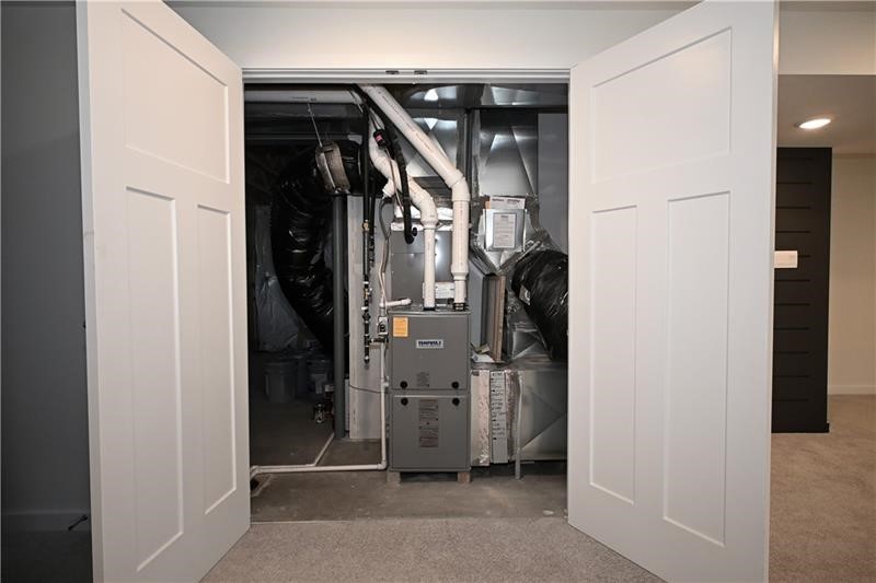 Oakdale, Pennsylvania, 15071, United States, 4 Bedrooms Bedrooms, ,4 BathroomsBathrooms,Residential,For Sale,2025427