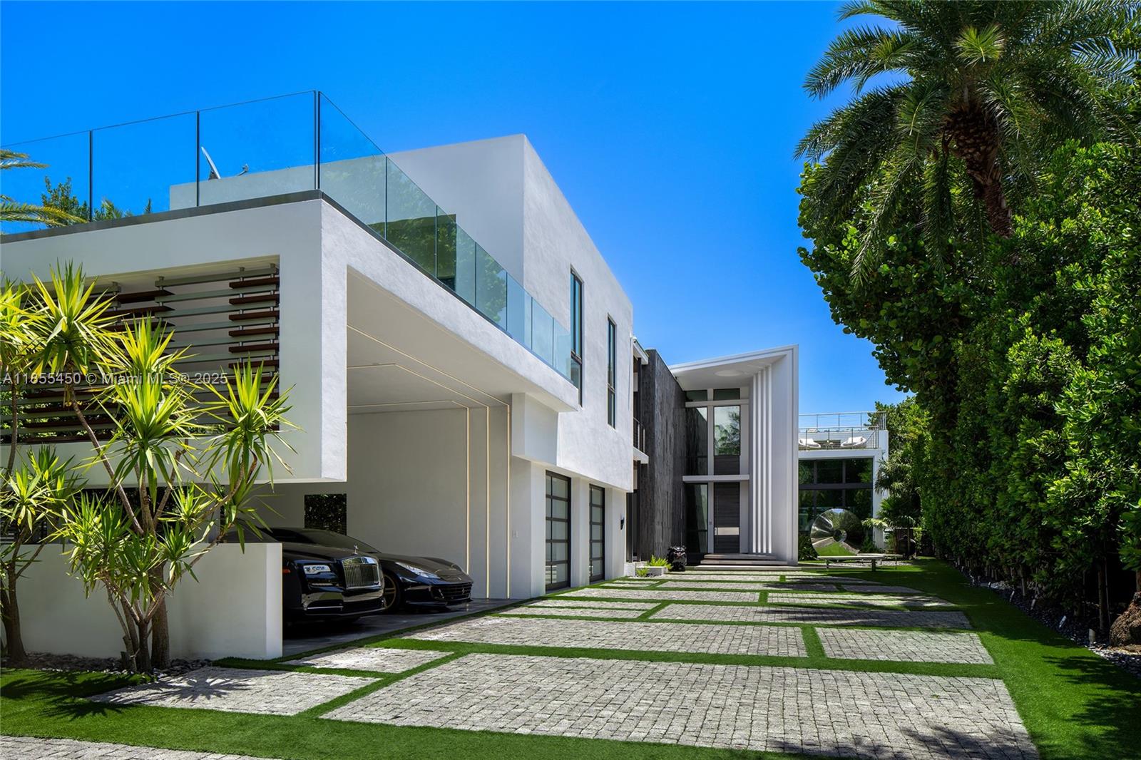 Miami Beach, Florida, 33140, United States, 5 Bedrooms Bedrooms, ,8 BathroomsBathrooms,Residential,For Sale,1918042
