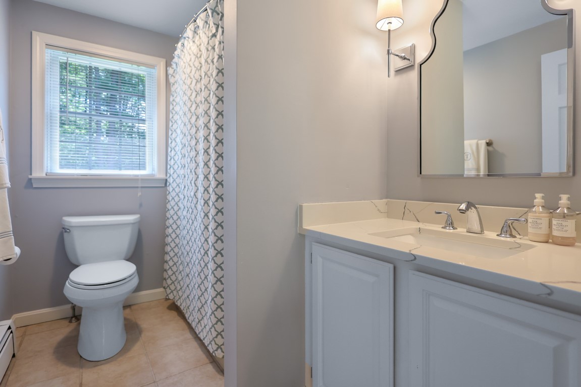 Derry, New Hampshire, 03038, United States, 3 Bedrooms Bedrooms, ,3 BathroomsBathrooms,Residential,For Sale,1886983