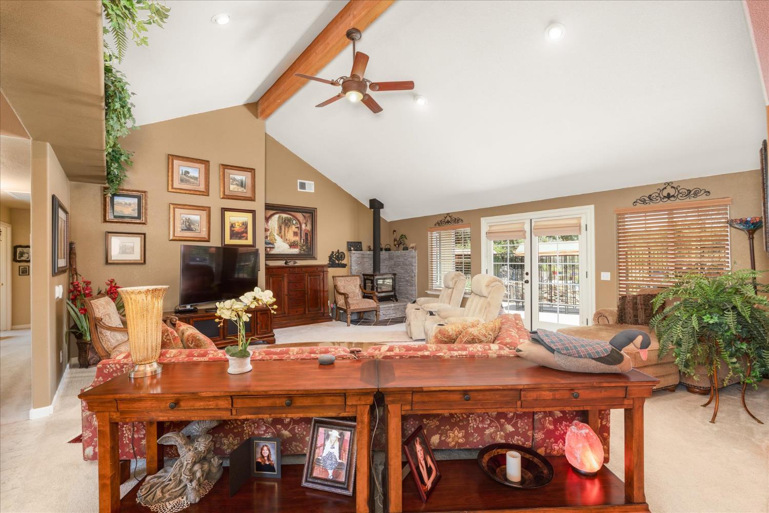 Coarsegold, California, 93614, United States, 4 Bedrooms Bedrooms, ,3 BathroomsBathrooms,Residential,For Sale,1993908