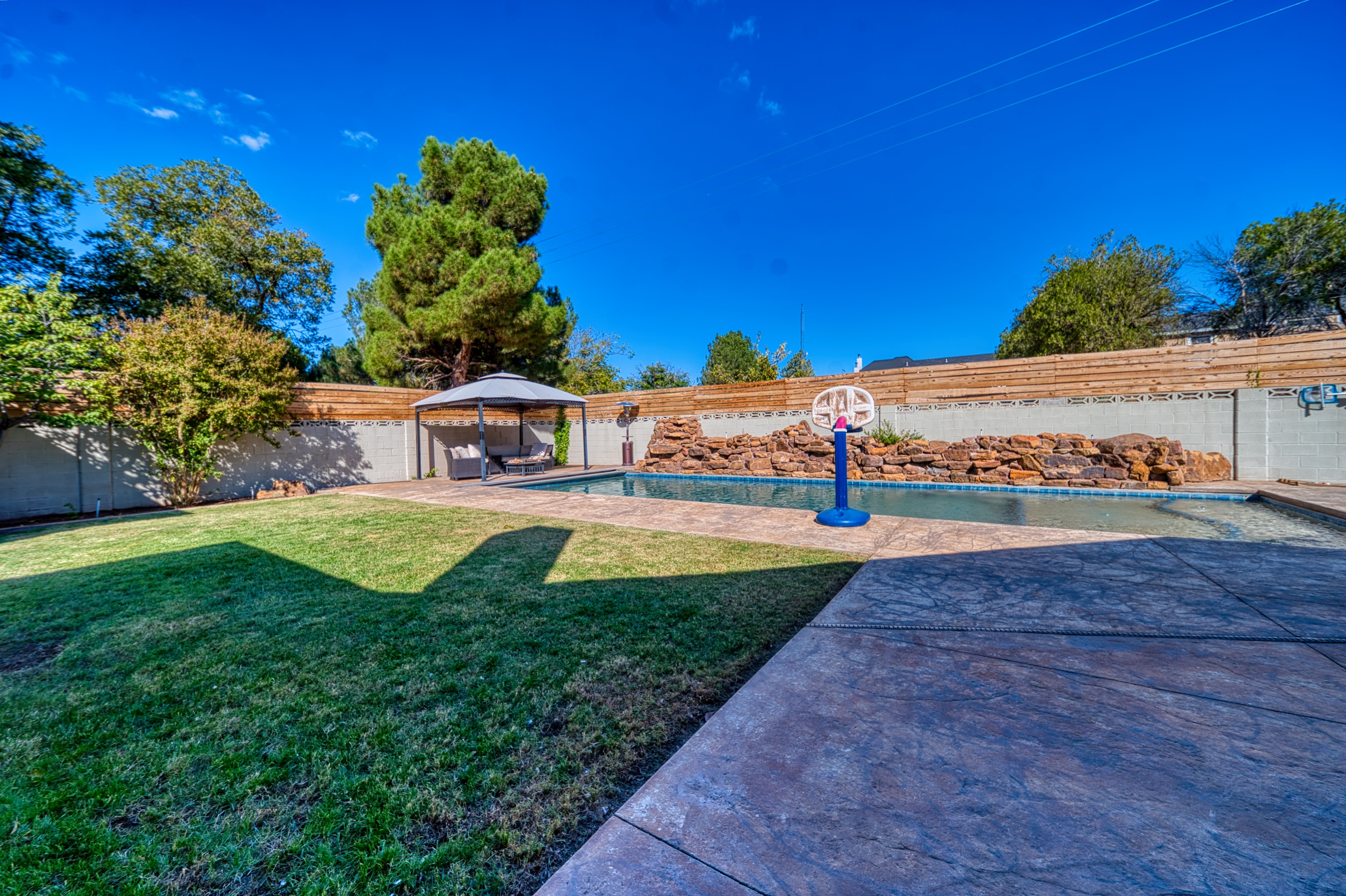 Carlsbad, New Mexico, 88220, United States, 4 Bedrooms Bedrooms, ,3 BathroomsBathrooms,Residential,For Sale,1974897