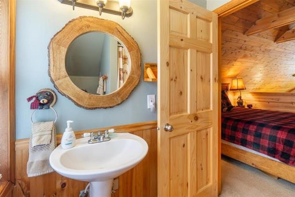 Rhinelander, Wisconsin, 54501, United States, 3 Bedrooms Bedrooms, ,3 BathroomsBathrooms,Residential,For Sale,1908490