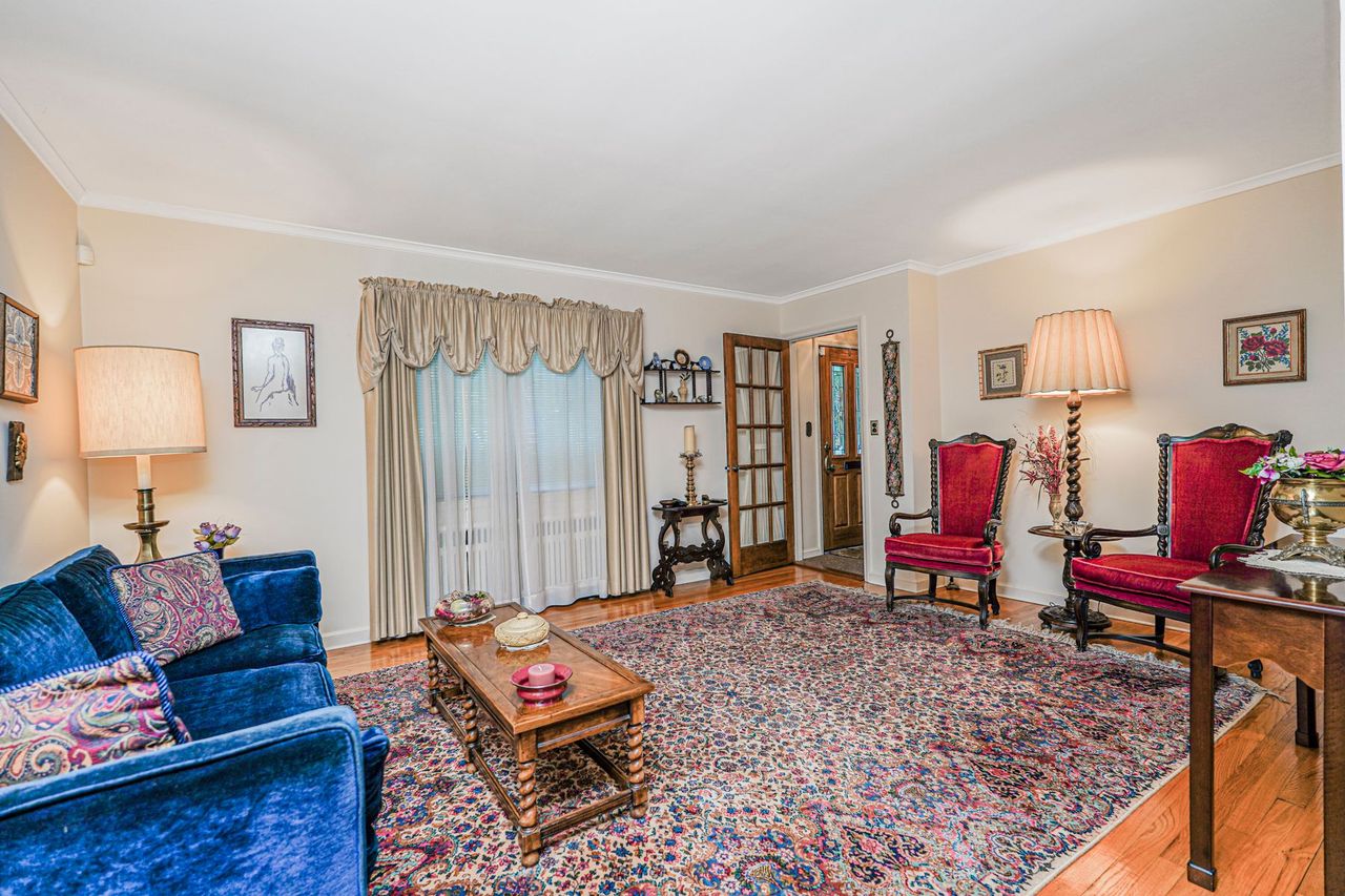 Staten Island, New York, 10302, United States, 5 Bedrooms Bedrooms, ,2 BathroomsBathrooms,Residential,For Sale,1914659