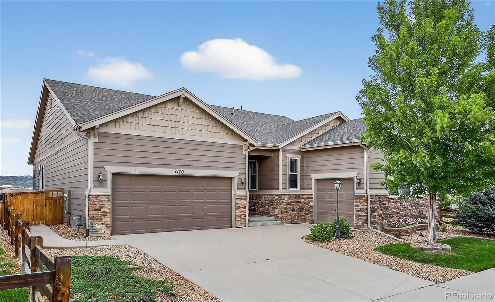 Castle Rock, Colorado, 80108, United States, 4 Bedrooms Bedrooms, ,3 BathroomsBathrooms,Residential,For Sale,1917408