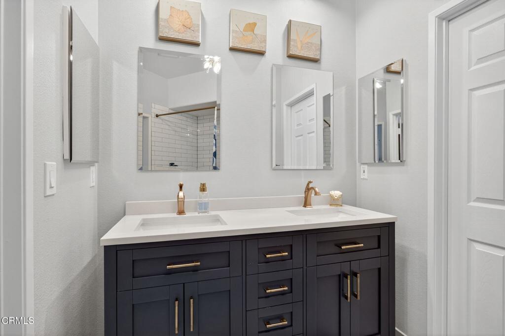 Moorpark, California, 93021, United States, 2 Bedrooms Bedrooms, ,3 BathroomsBathrooms,Residential,For Sale,1989466