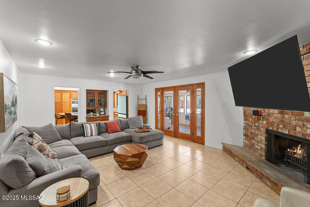 Tucson, Arizona, 85750, United States, 4 Bedrooms Bedrooms, ,3 BathroomsBathrooms,Residential,For Sale,1818132