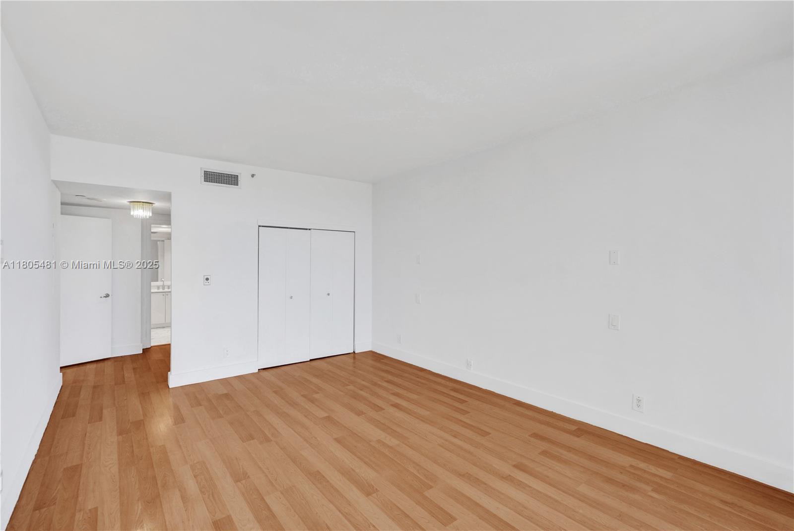 Aventura, Florida, 33180, United States, 2 Bedrooms Bedrooms, ,2 BathroomsBathrooms,Residential,For Sale,1827692