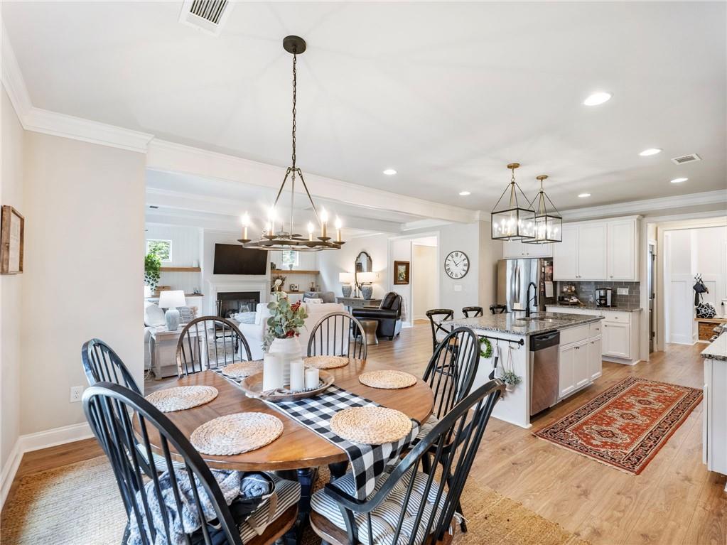 Hoschton, Georgia, 30548, United States, 5 Bedrooms Bedrooms, ,3 BathroomsBathrooms,Residential,For Sale,2000430