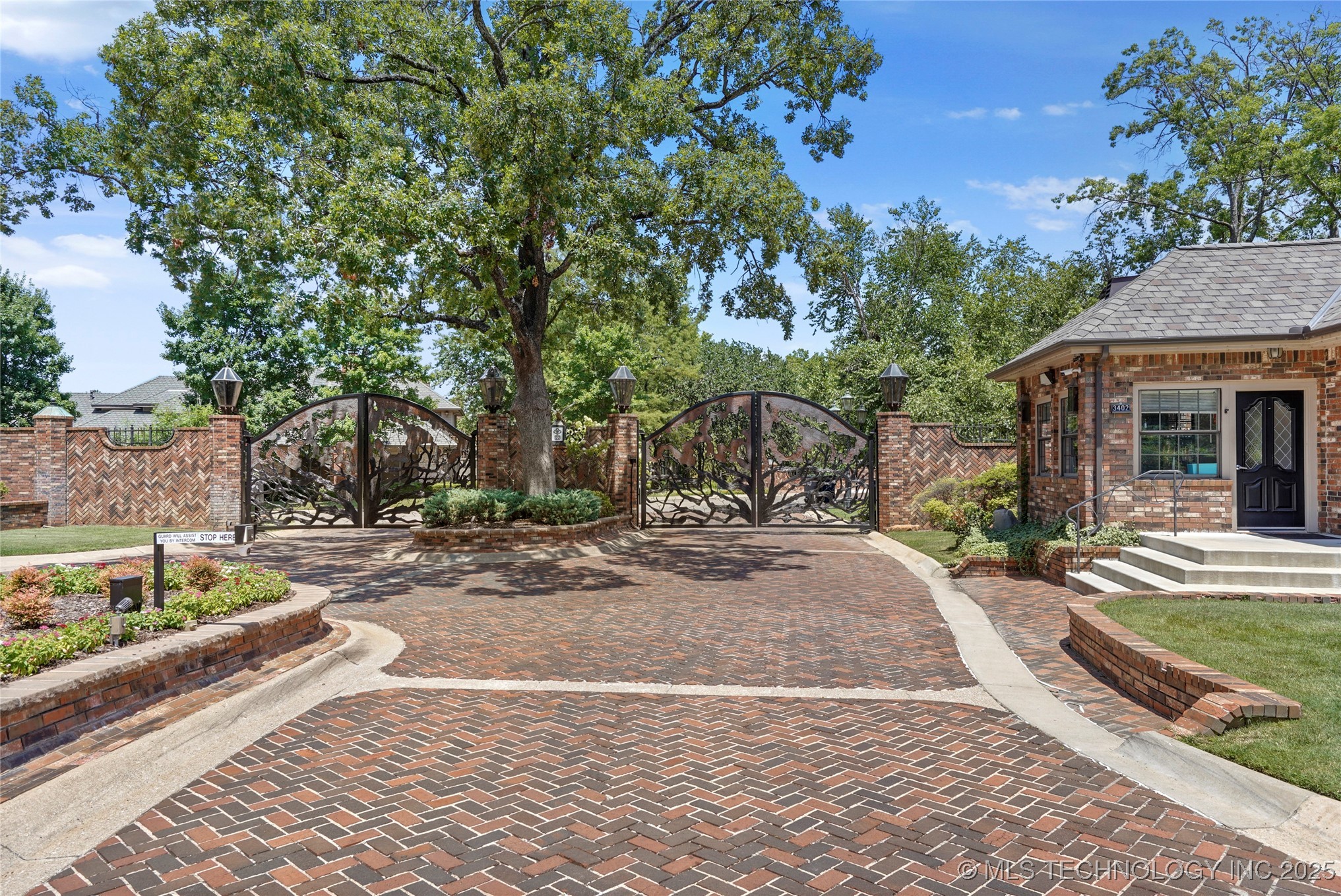 Tulsa, Oklahoma, 74135, United States, 3 Bedrooms Bedrooms, ,4 BathroomsBathrooms,Residential,For Sale,1902130