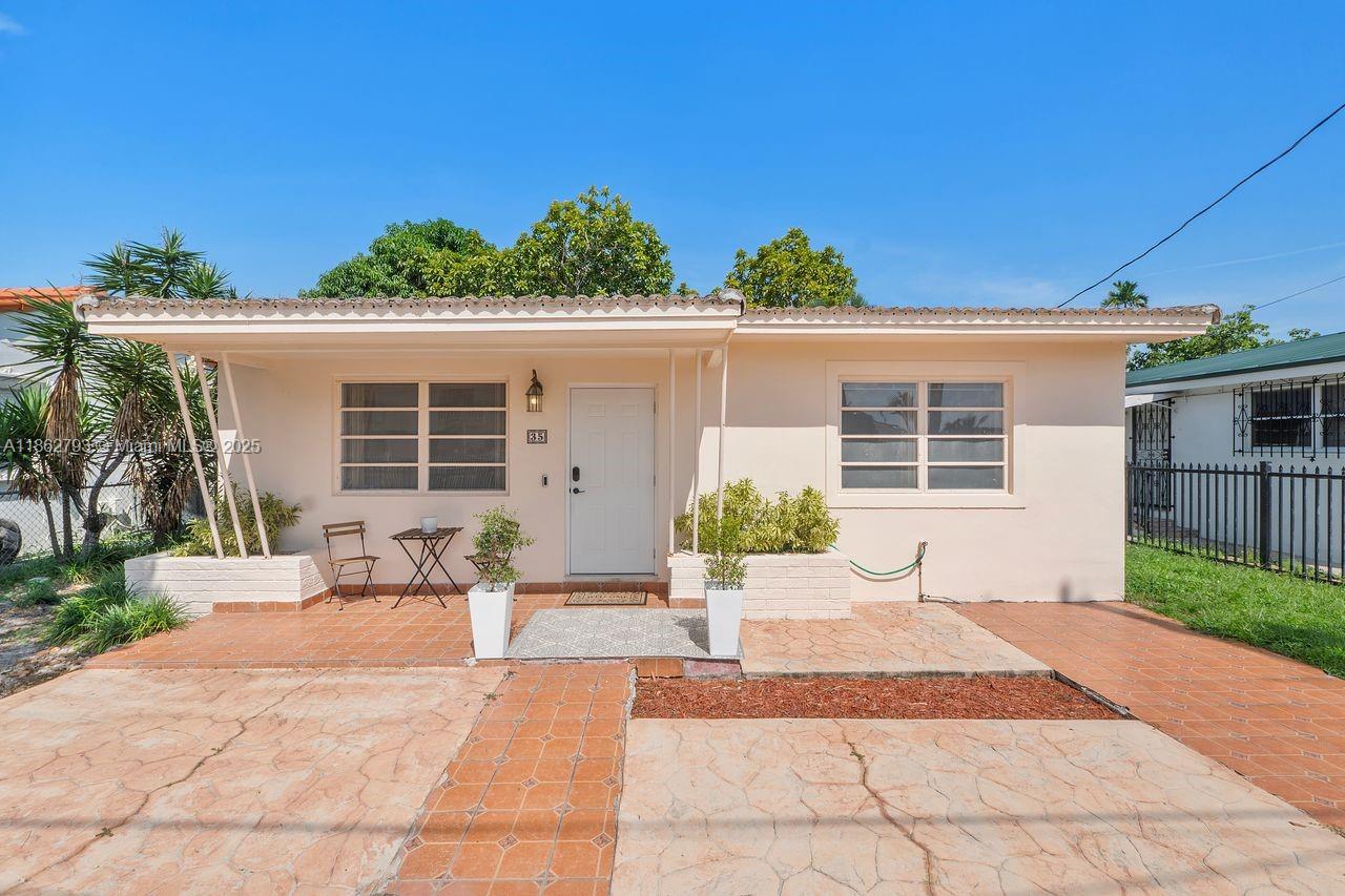 Miami, Florida, 33134, United States, 3 Bedrooms Bedrooms, ,1 BathroomBathrooms,Residential,For Sale,1938840