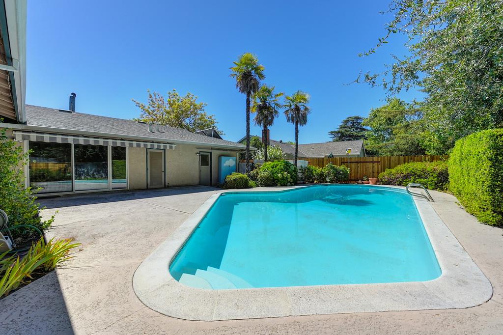 Roseville, California, 95678, United States, 3 Bedrooms Bedrooms, ,2 BathroomsBathrooms,Residential,For Sale,1940546