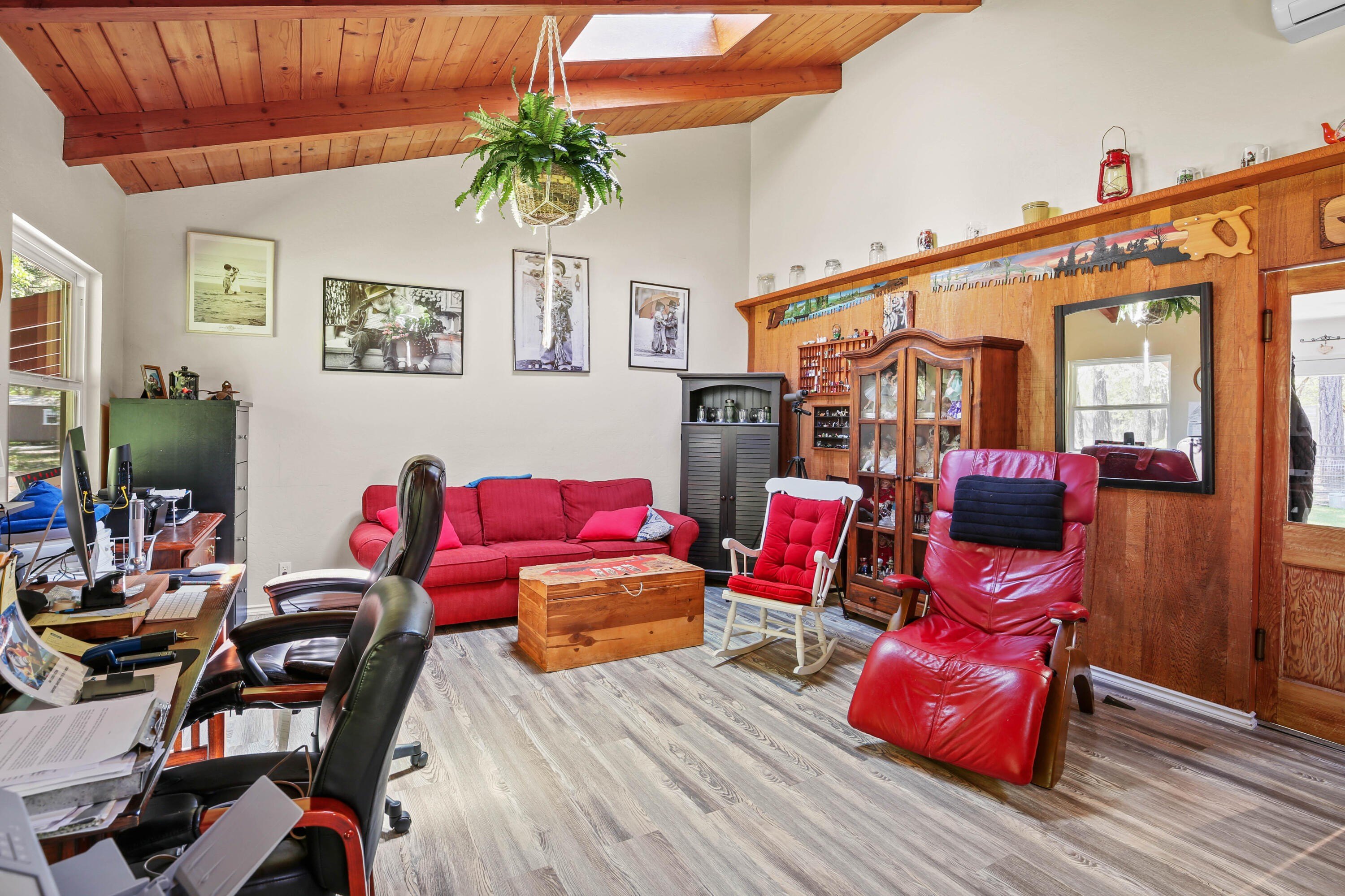 Cave Junction, Oregon, 97523, United States, 3 Bedrooms Bedrooms, ,2 BathroomsBathrooms,Residential,For Sale,1920593