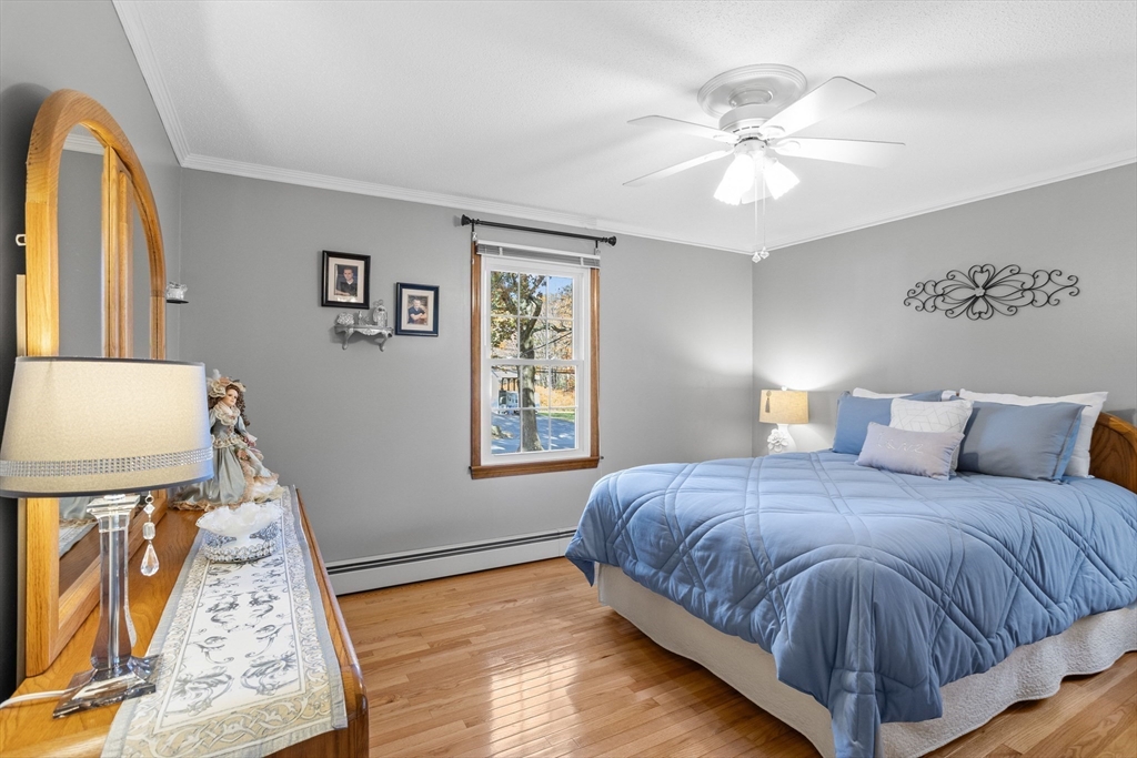 Methuen, Massachusetts, 01844, United States, 3 Bedrooms Bedrooms, ,1 BathroomBathrooms,Residential,For Sale,1981024