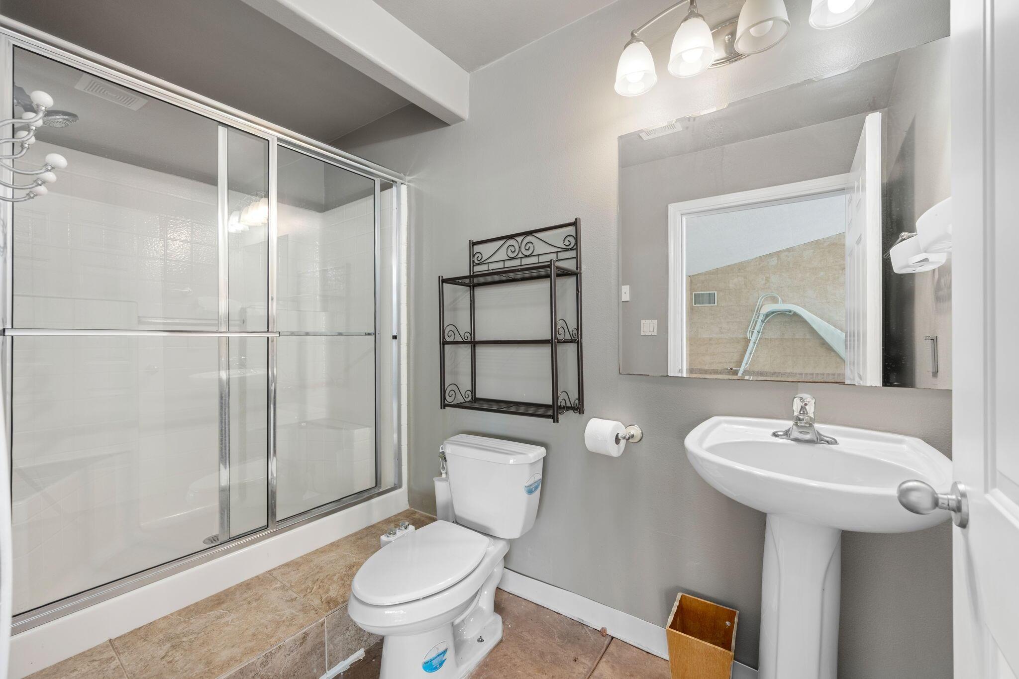Hurricane, Utah, 84737, United States, 2 Bedrooms Bedrooms, ,3 BathroomsBathrooms,Residential,For Sale,1842468