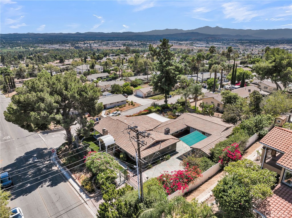 Jurupa Valley, California, 92509, United States, 3 Bedrooms Bedrooms, ,2 BathroomsBathrooms,Residential,For Sale,1939964