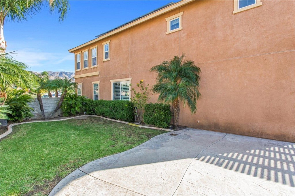 Highland, California, 92346, United States, 5 Bedrooms Bedrooms, ,5 BathroomsBathrooms,Residential,For Sale,1989215