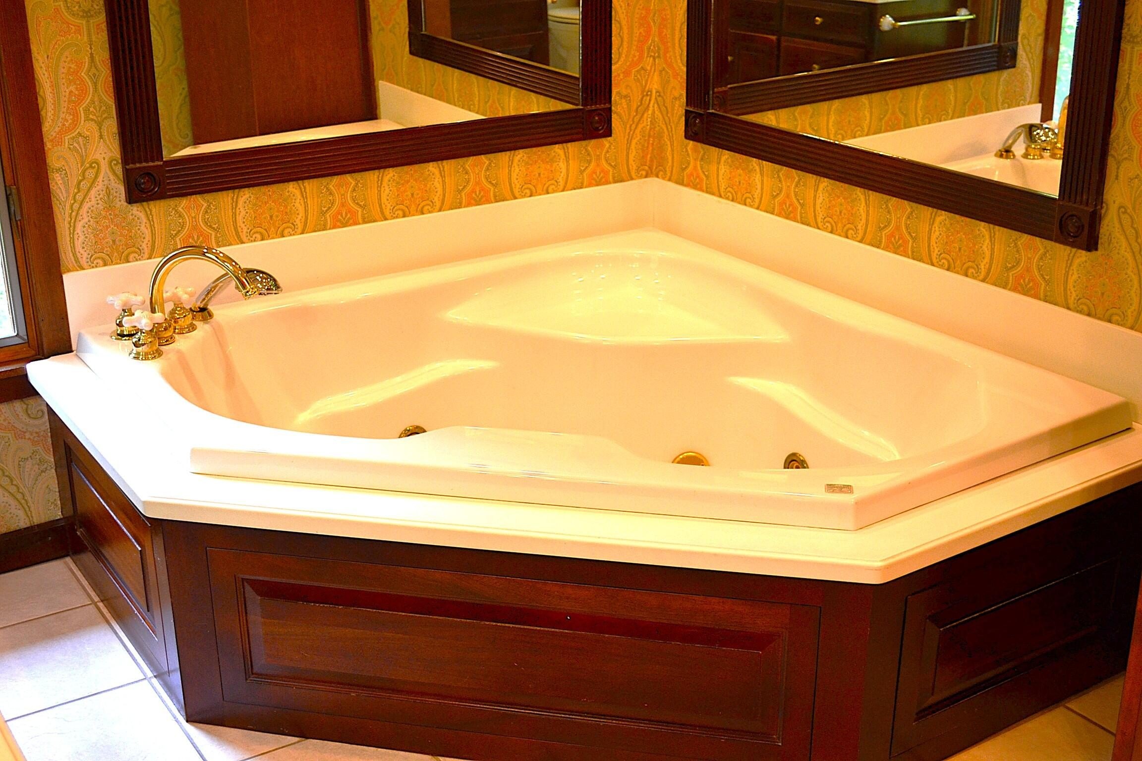 Lewisburg, West Virginia, 24901, United States, 6 Bedrooms Bedrooms, ,3 BathroomsBathrooms,Residential,For Sale,1940620