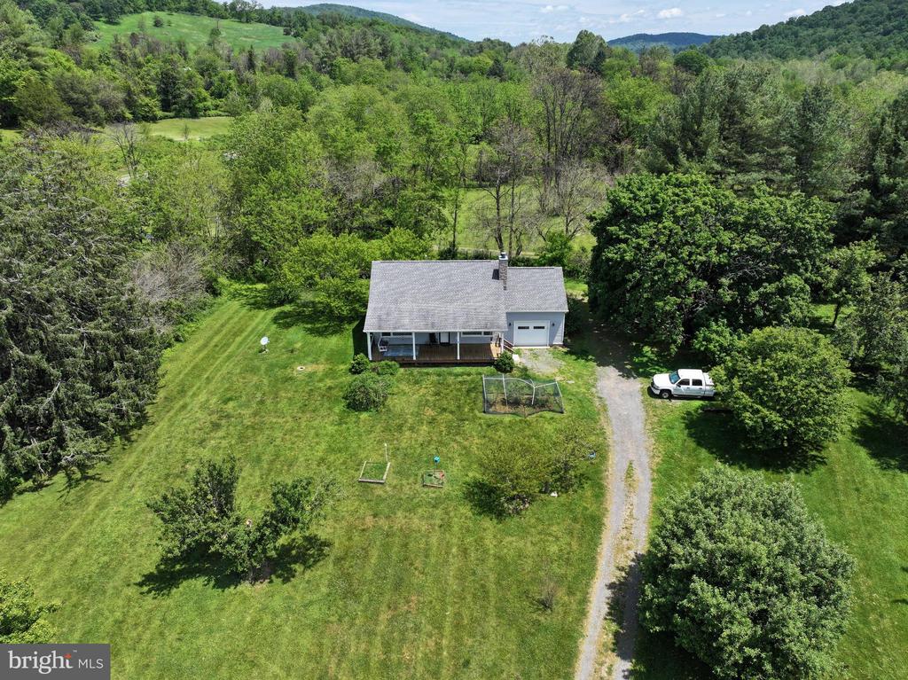 Linden, Virginia, 22642, United States, 5 Bedrooms Bedrooms, ,4 BathroomsBathrooms,Residential,For Sale,2037897