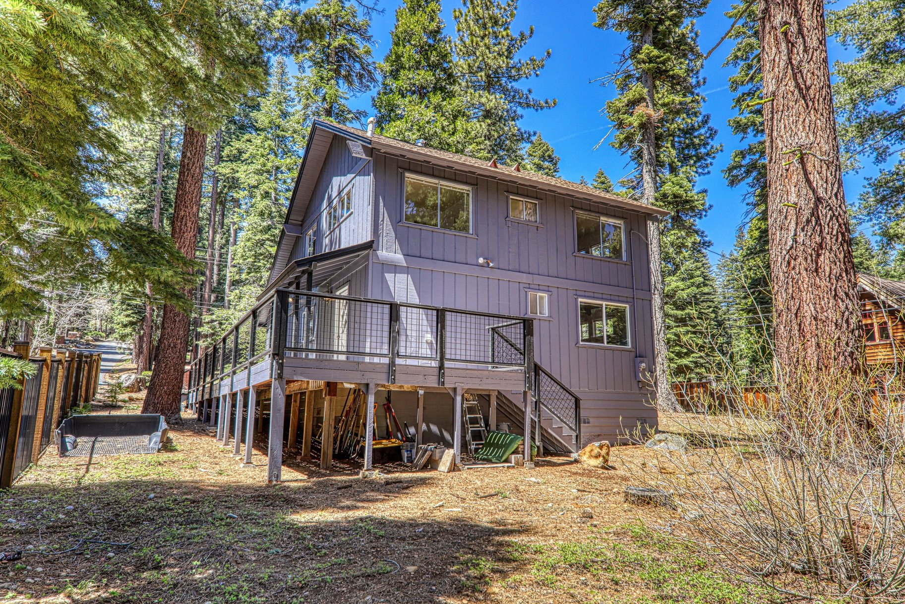  Tucked into a Prime Tahoe City setting - 物件實景