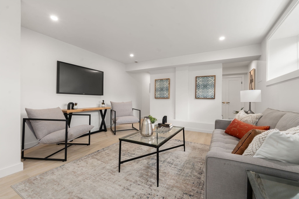 Brookline, Massachusetts, 02445, United States, 5 Bedrooms Bedrooms, ,5 BathroomsBathrooms,Residential,For Sale,1940156