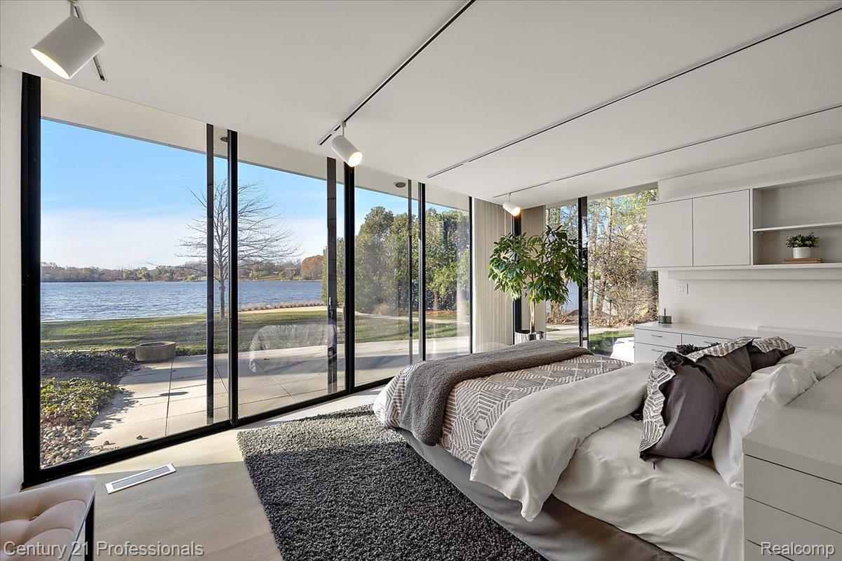 BloomfieldHills, Michigan, 48301, United States, 4 Bedrooms Bedrooms, ,5 BathroomsBathrooms,Residential,For Sale,1996516