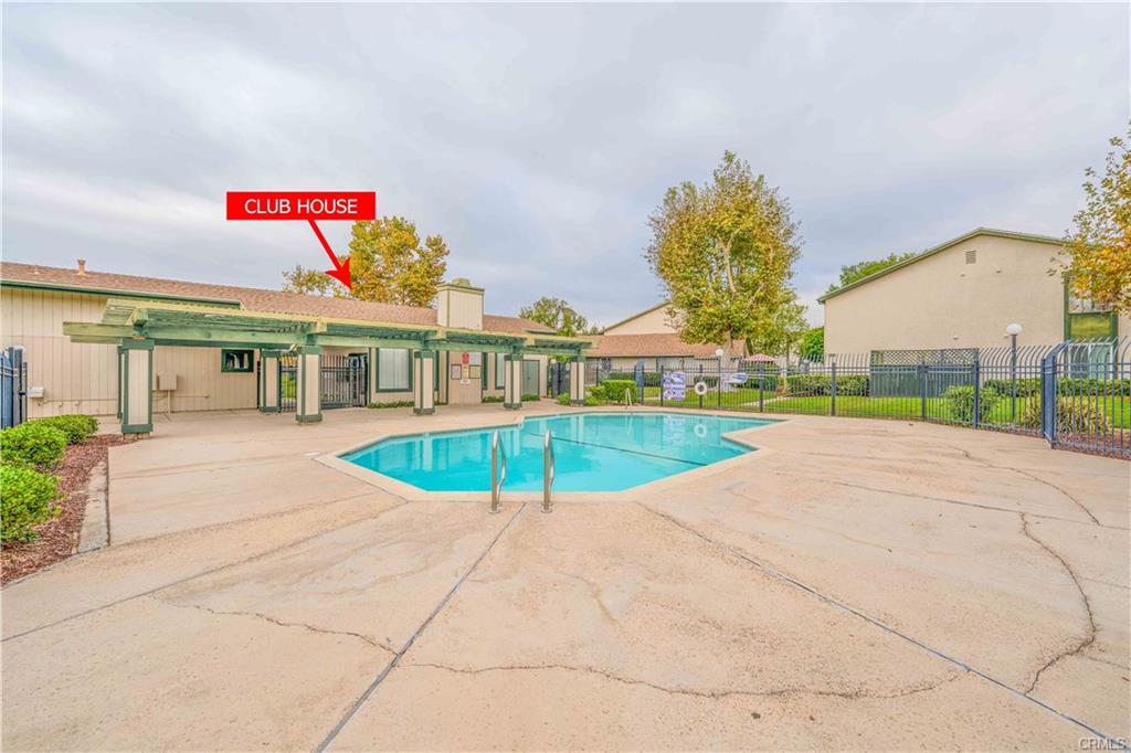 Lake Forest, California, 92630, United States, 2 Bedrooms Bedrooms, ,Residential,For Sale,1978731