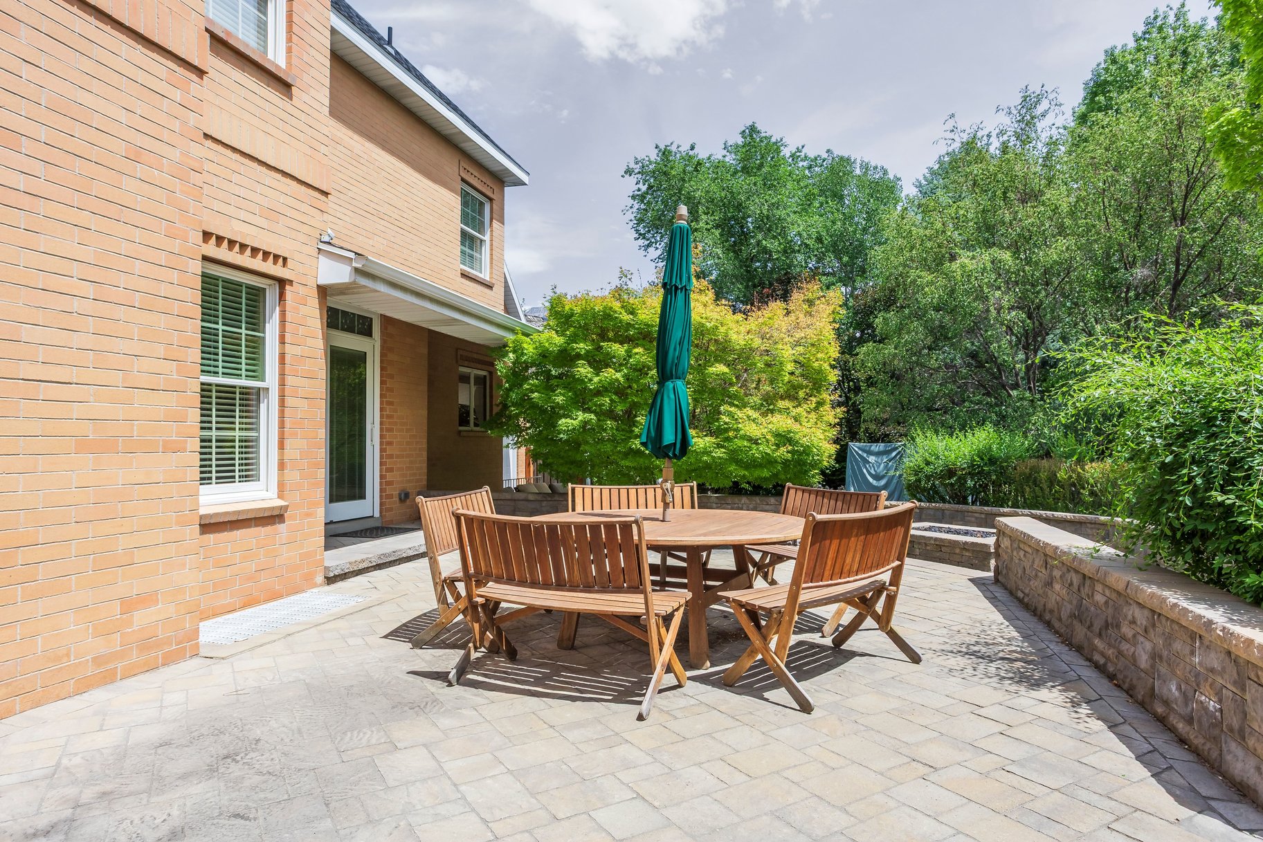  Custom Brick Beauty on Quiet Cul-de-Sac with Luxury Outdoor Living - 物件實景