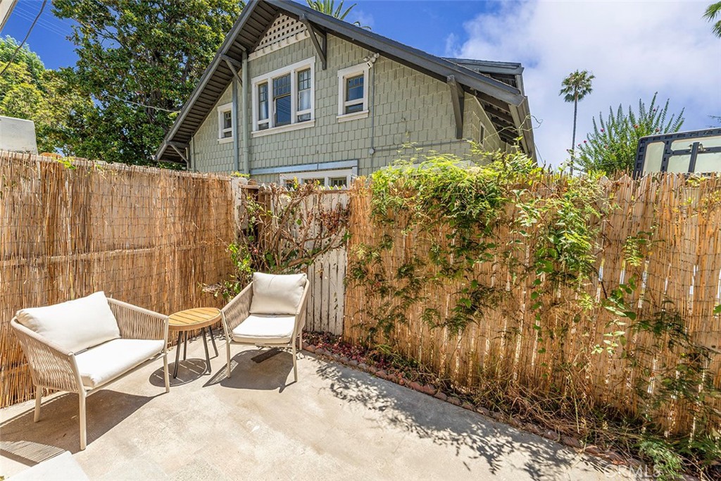 Pasadena, California, 91106, United States, 2 Bedrooms Bedrooms, ,2 BathroomsBathrooms,Residential,For Sale,1904440