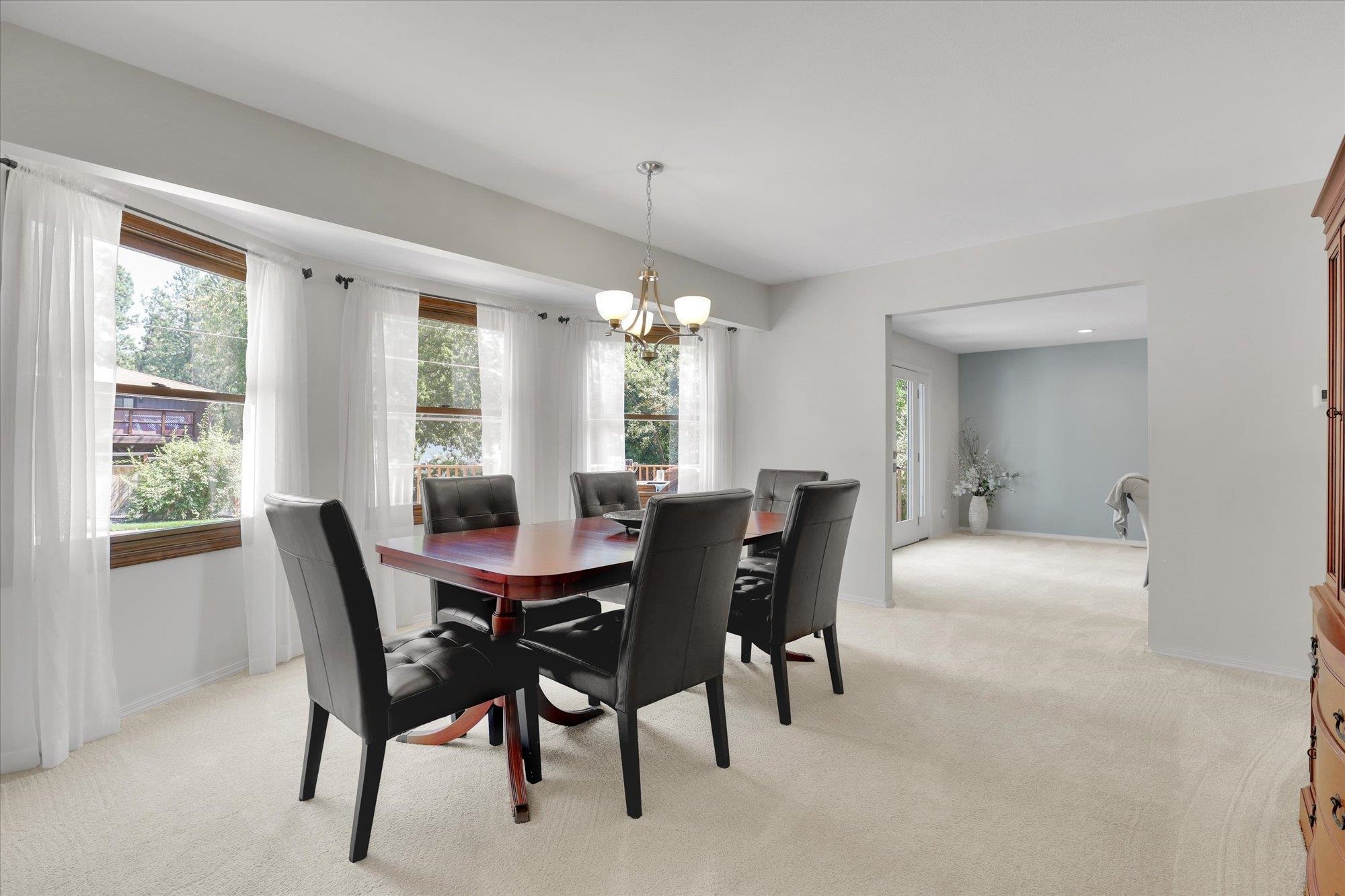 Spokane, Washington, 99203, United States, 5 Bedrooms Bedrooms, ,4 BathroomsBathrooms,Residential,For Sale,1914349
