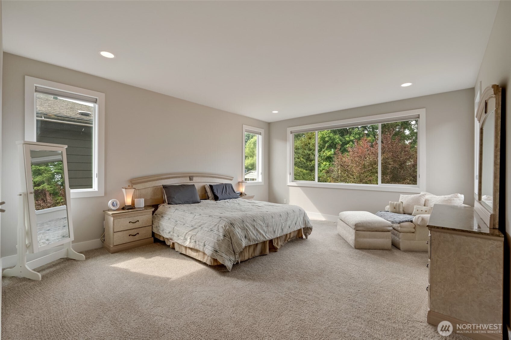 Bothell, Washington, 98012, United States, 4 Bedrooms Bedrooms, ,4 BathroomsBathrooms,Residential,For Sale,1909419