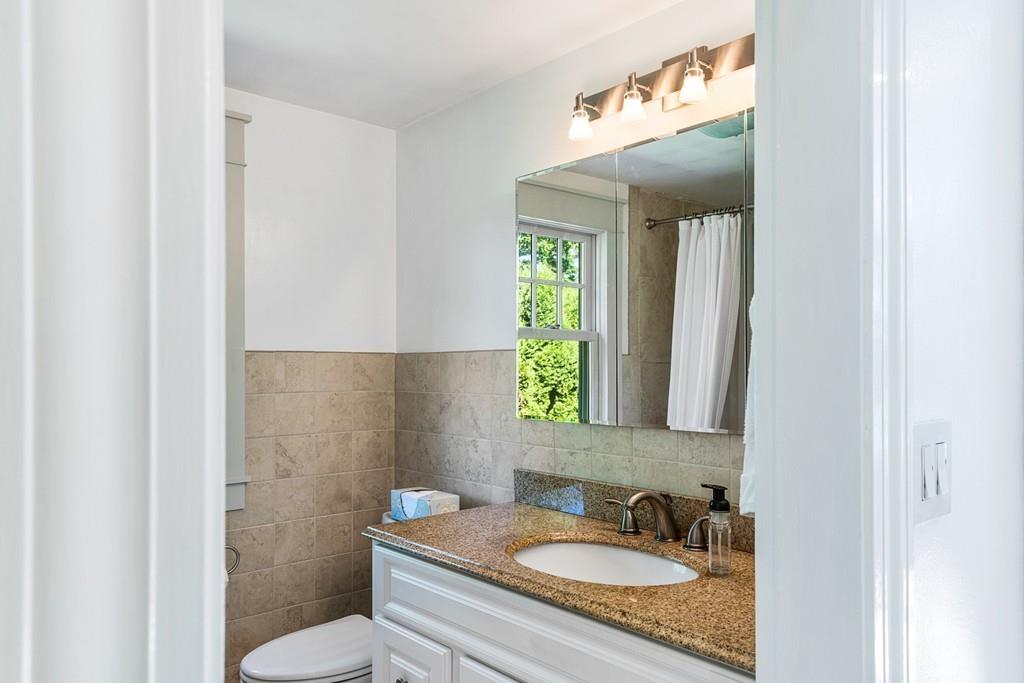 Hamilton, Massachusetts, 01982, United States, 2 Bedrooms Bedrooms, ,1 BathroomBathrooms,Residential,For Sale,1921936