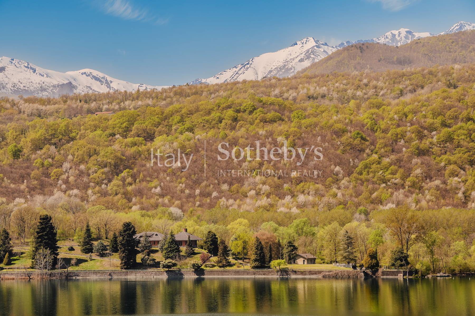  Waterfront villa with private park on Lake Avigliana - 物件實景