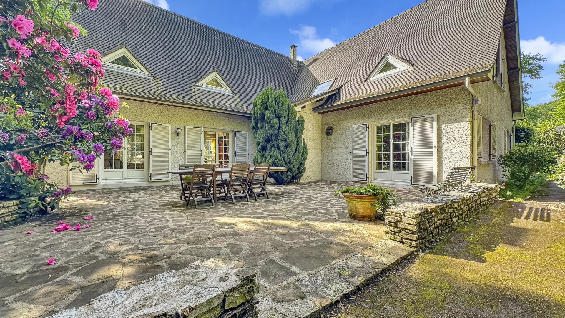 Jouy-en-Josas, Île-de-France, 78350, FR, 5 Bedrooms Bedrooms, ,4 BathroomsBathrooms,Residential,For Sale,1687138