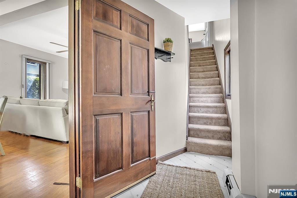Allendale, New Jersey, 07401, United States, 2 Bedrooms Bedrooms, ,2 BathroomsBathrooms,Residential,For Sale,1829462